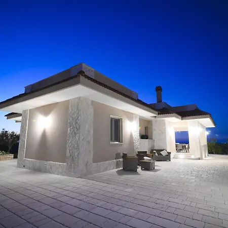 Elenik - Puglia Mia Villa